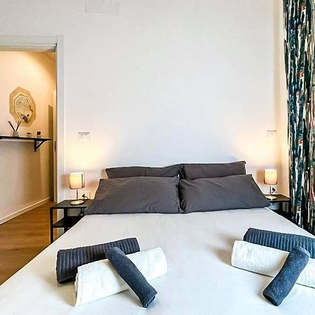 Luxury Stazione Centrale Elegante Loft Apartment Trieste Bagian luar foto