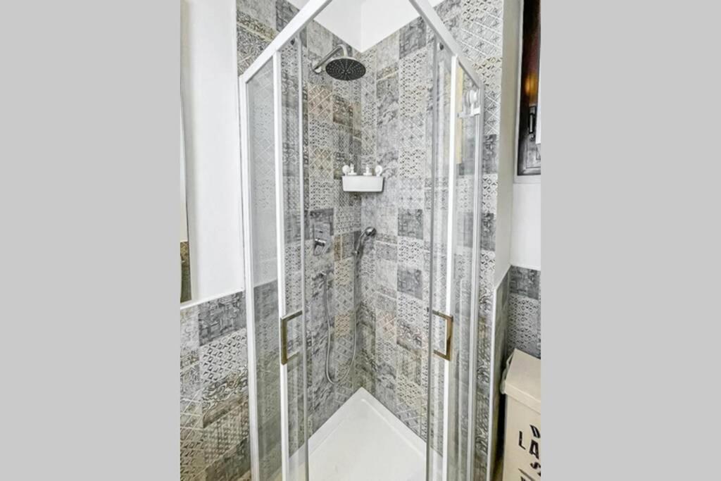 Luxury Stazione Centrale Elegante Loft Apartment Trieste Bagian luar foto