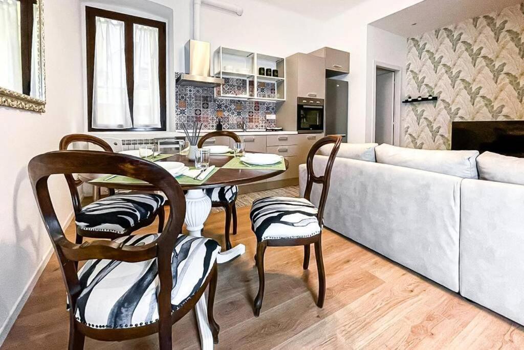 Luxury Stazione Centrale Elegante Loft Apartment Trieste Bagian luar foto