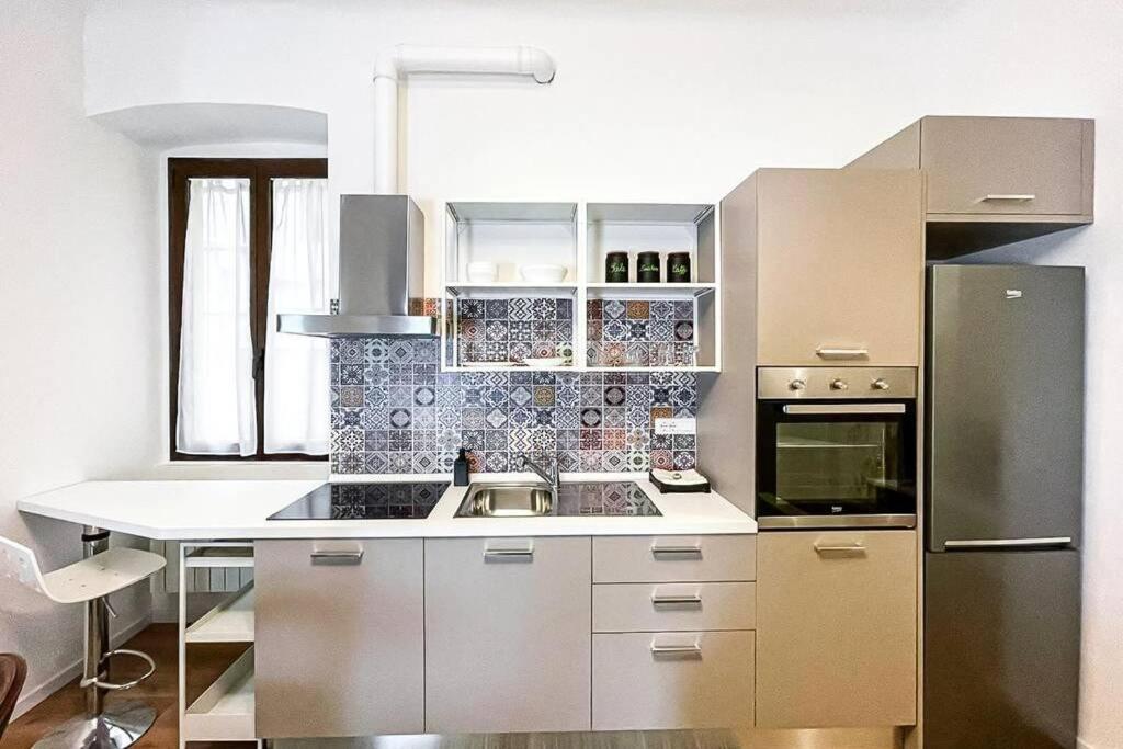 Luxury Stazione Centrale Elegante Loft Apartment Trieste Bagian luar foto